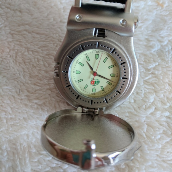 Mountain Dew Fob Watch for Belt Loops or Key Chain - Picture 4 of 9